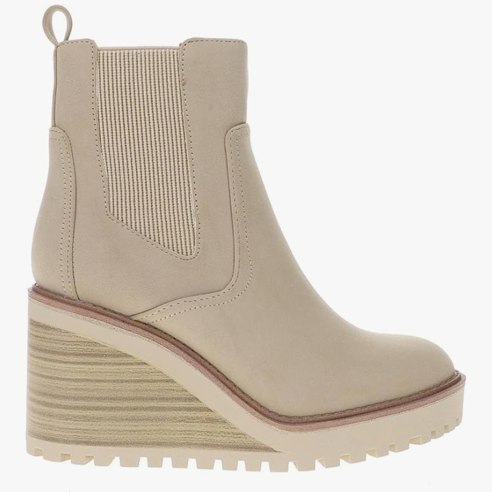 NWT MIA Womens Corin Lug Sole Casual Boots Ankle High Heel 3" & Up Beige Size 10